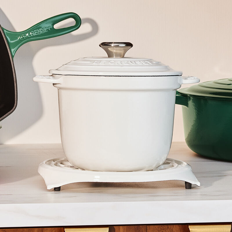 Deluxe Round Trivet - Enamelled Cast Iron Trivet| Le Creuset